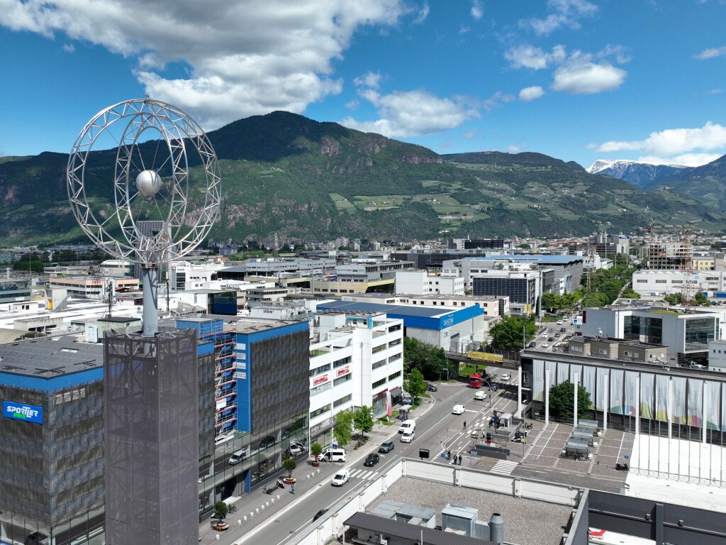 Komm uns besuchen